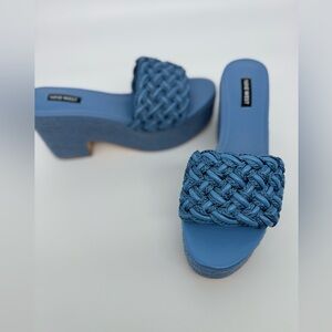 NEW Nine West Blue platform sandals with a boho vibe